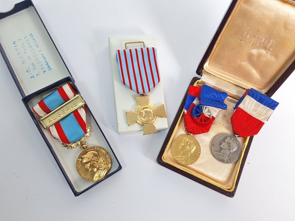 Lot 1229 - FRENCH MEDALS