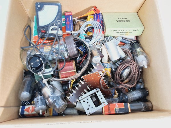 Lot 1287 - VALVE RADIO PARTS