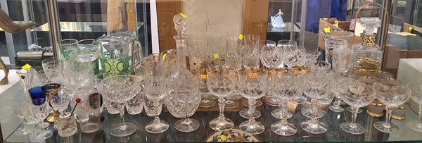 Lot 1165 - GLASSWARE
