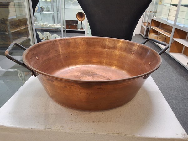 Lot 1185 - COPPER JAM BASIN