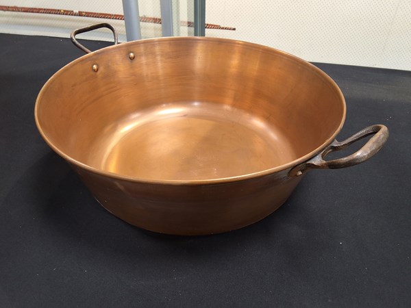 Lot 1322 - COPPER JAM BASIN