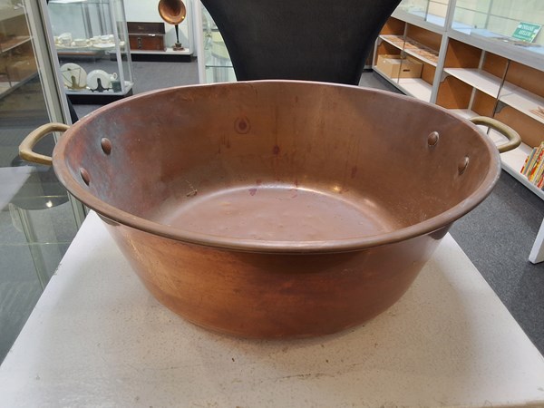 Lot 1297 - COPPER JAM BASIN