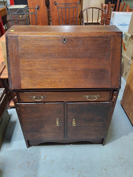 Lot 108 - BUREAU