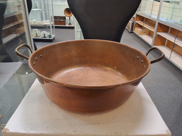 Lot 1266 - COPPER JAM BASIN