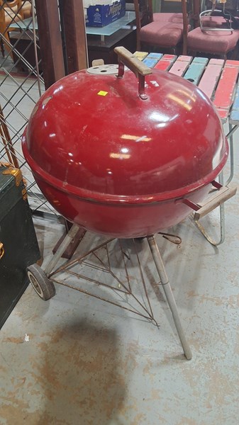 Lot 375 - WEBER BBQ