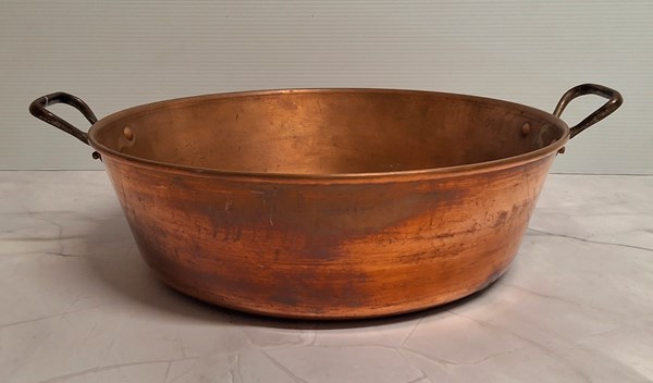 Lot 1237 - COPPER JAM PAN