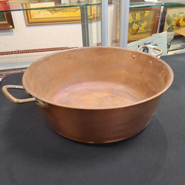 Lot 1186 - COPPER JAM PAN