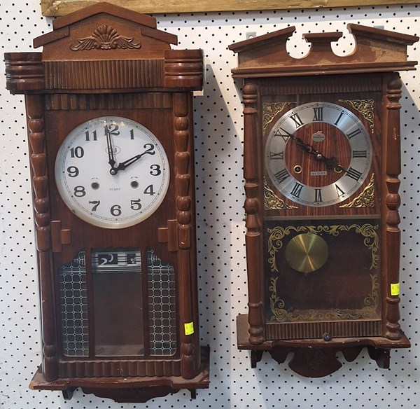 Lot 1118 - WALL CLOCKS