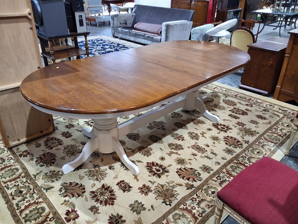 Lot 190 - DINING TABLE