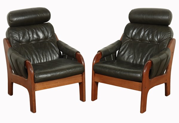 Lot 153 - PAIR OF LOUNGE CHAIRS