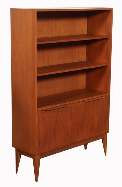 Lot 166 - BOOKSHELF CABINET