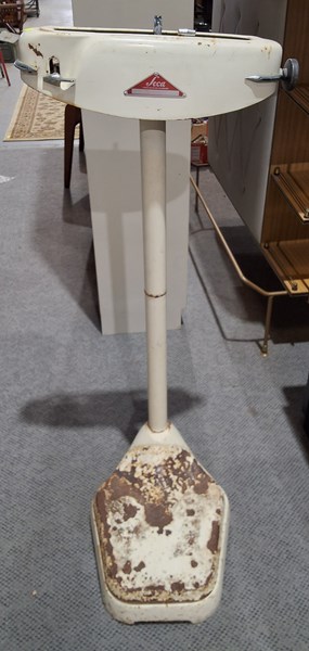 Lot 334 - WEIGH SCALES