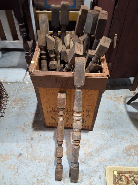 Lot 343 - BALUSTRADE PARTS