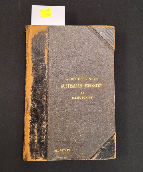 Lot 1301 - D.E HUTCHINS