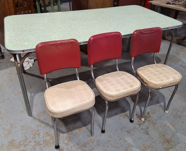 Lot 344 - RETRO DINING