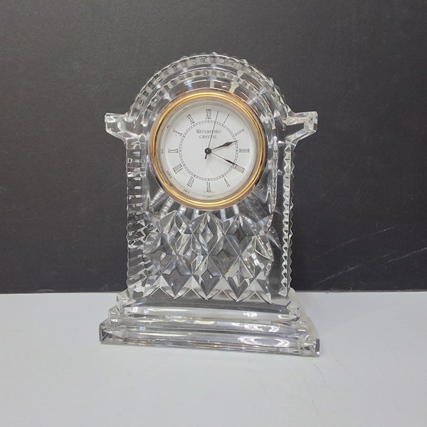 Lot 1204 - MANTEL CLOCK