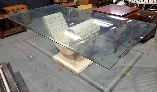 Lot 289 - DINING TABLE