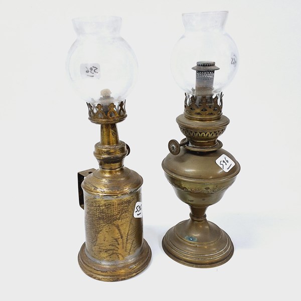 Lot 1213 - KEROSENE LAMPS