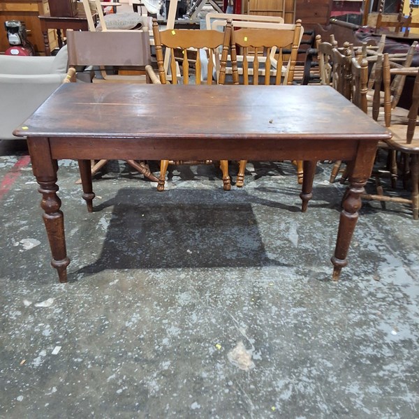 Lot 216 - KITCHEN TABLE