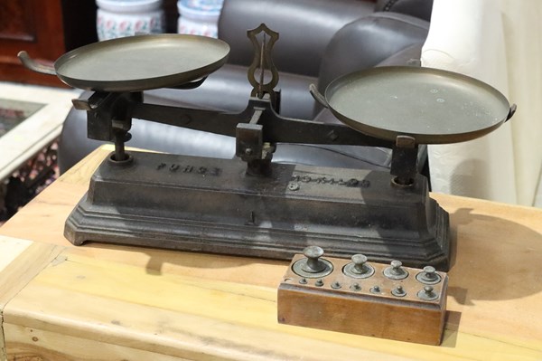 Lot 48 - WEIGHT SCALES