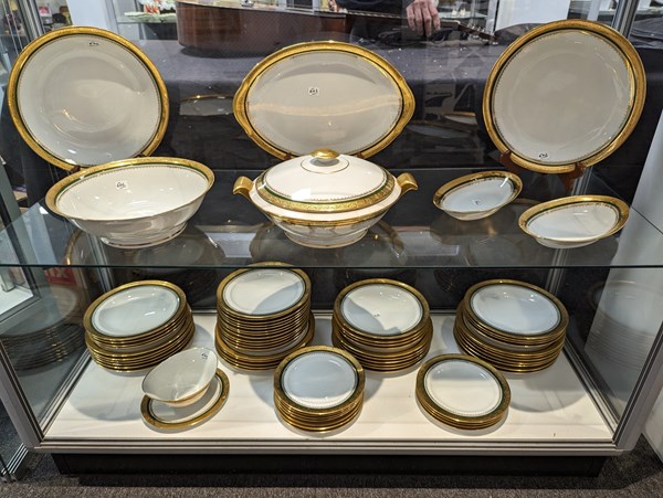 Lot 1148 - LIMOGES PART DINNER SERVICE