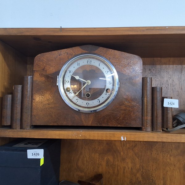 Lot 1422 - MANTEL CLOCK