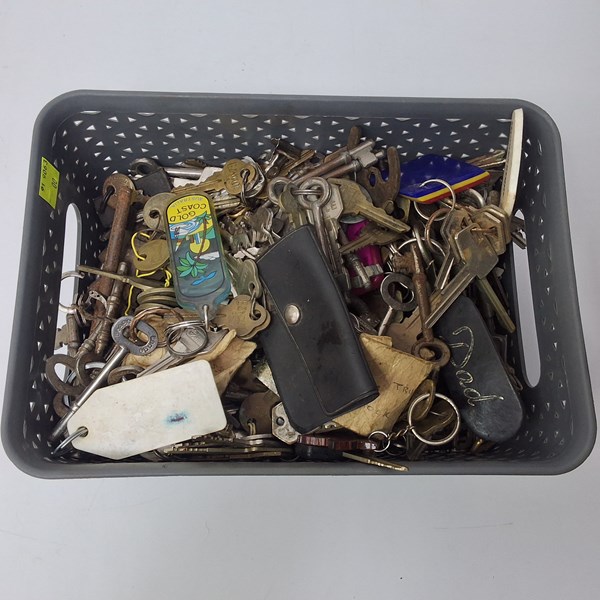 Lot 1283 - KEYS