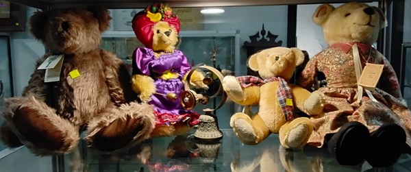 Lot 1486 - TEDDY BEARS
