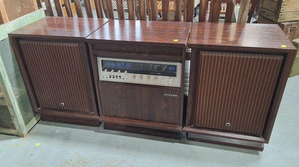 Lot 251 - STEREO