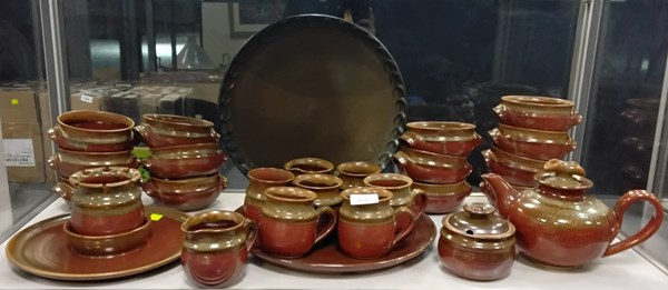 Lot 1221 - SERVING WARE