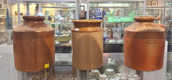 Lot 1169 - STONEWARE