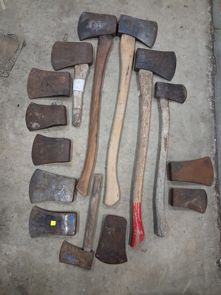 Lot 369 - AXES