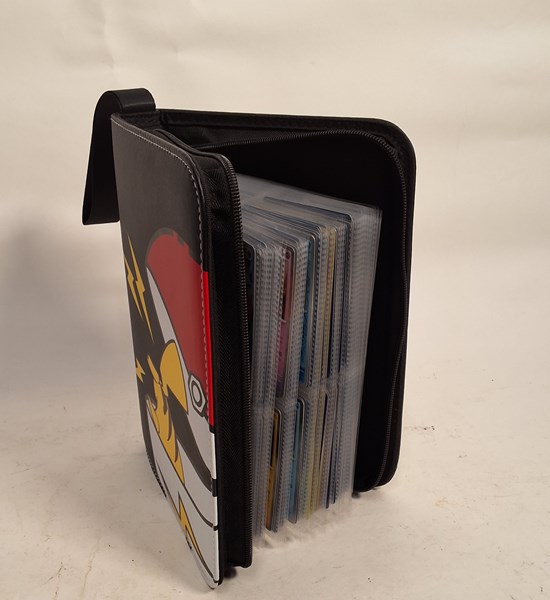 Lot 1417 - POKEMON CARD BINDER