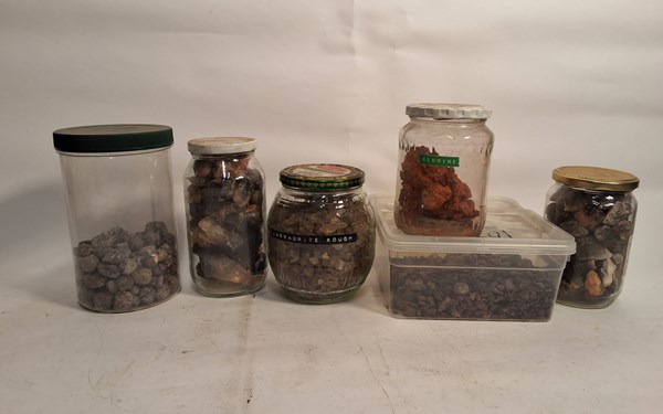Lot 1355 - MINERAL SPECIMENS