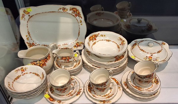 Lot 1376 - DINNER SERVICE