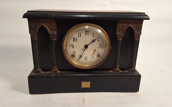 Lot 1332 - MANTEL CLOCK