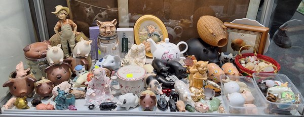 Lot 1489 - PIGGIES