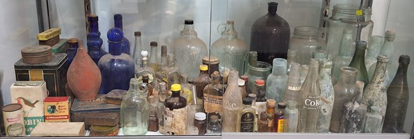 Lot 1456 - BOTTLES & PACKAGING