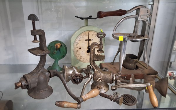 Lot 1468 - VINTAGE KITCHENWARE