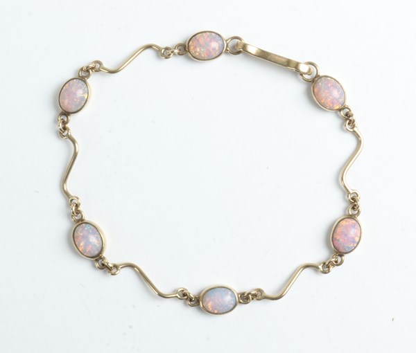 Lot 1022 - GOLD BRACELET