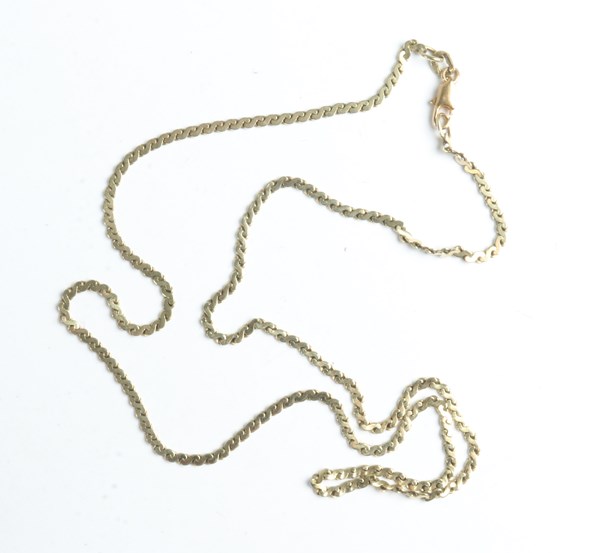Lot 1019 - GOLD NECKLACE