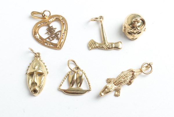 Lot 1018 - GOLD CHARMS