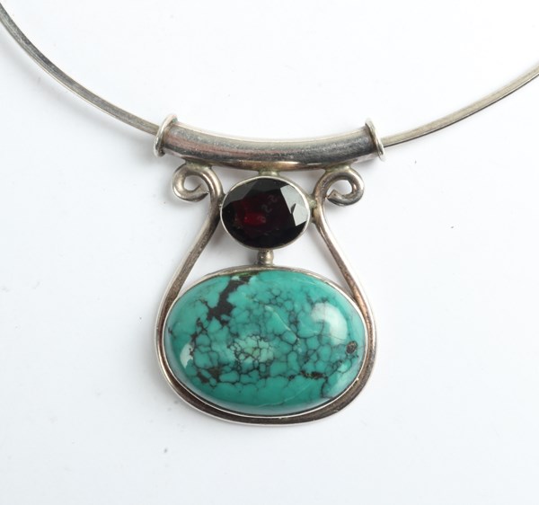 Lot 1042 - SILVER NECKLACE