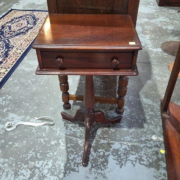 Lot 149 - SIDE TABLE