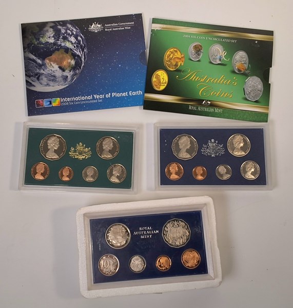 Lot 1084 - COINS