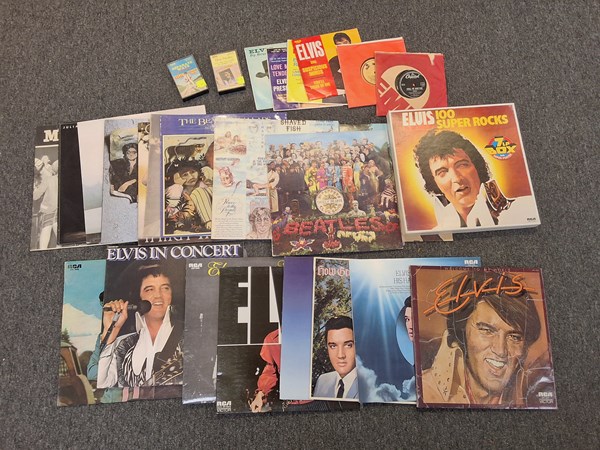 Lot 1190 - VINYL RECORDS