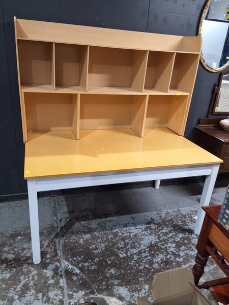 Lot 115 - DESK AND HUTCH