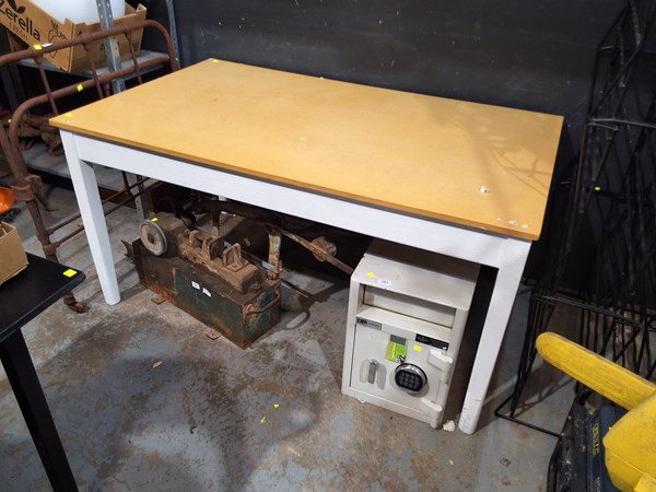 Lot 249 - KITCHEN TABLE