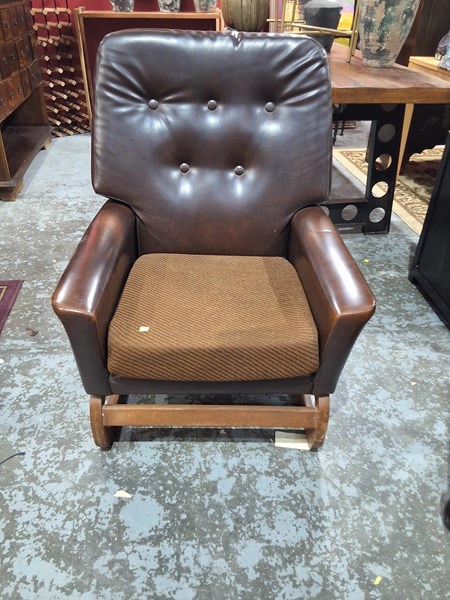 Lot 48 - ARMCHAIR