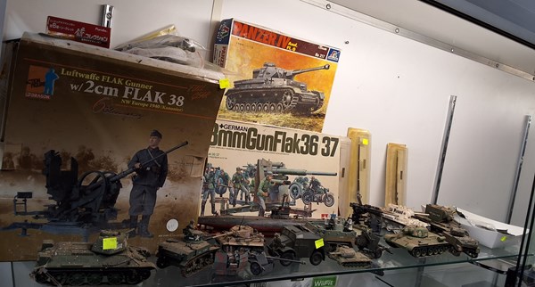 Lot 1408 - WW2 MODELS & TOYS